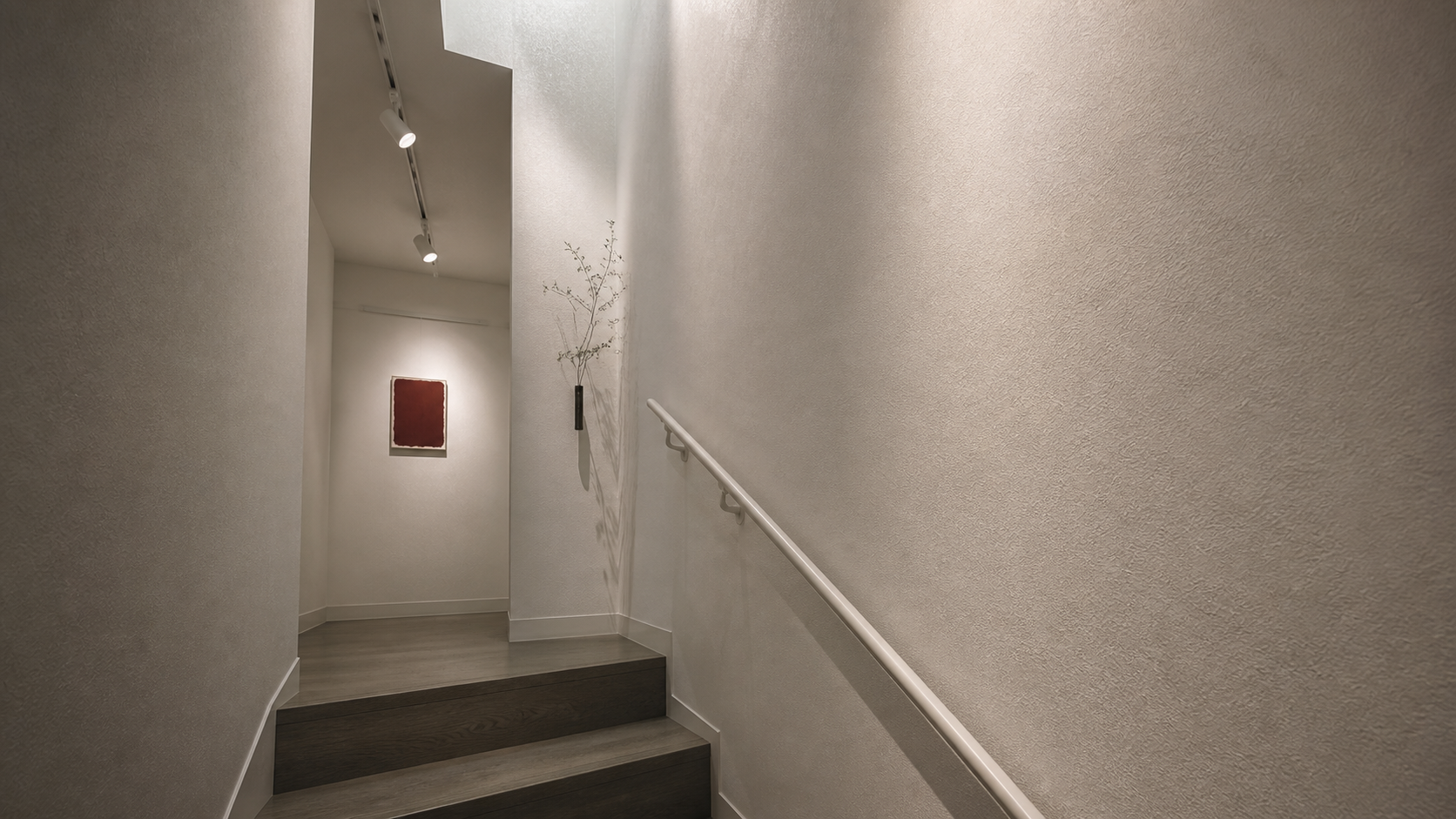 Gallery interior atmosphere